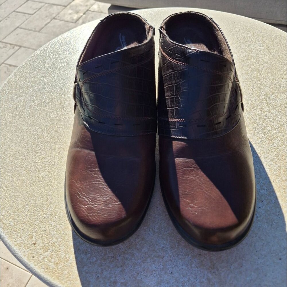 Easy Street Comfort Wave Brown Clog Mules Faux Croc Embossed Accent Slip-On
